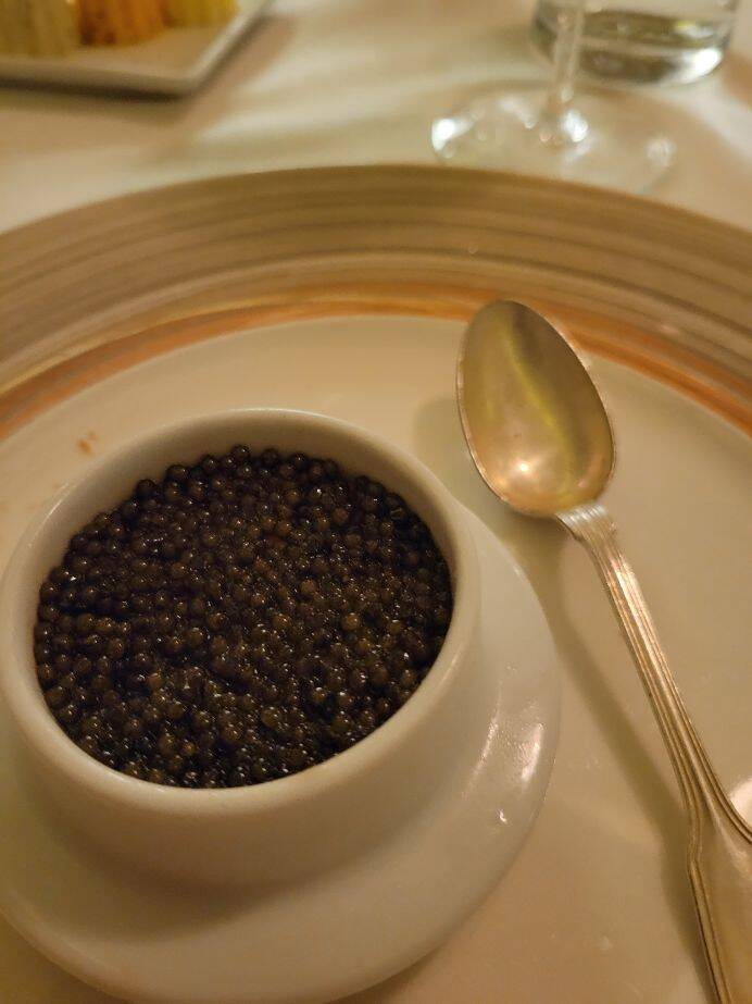 Attached picture Le pressoir amuse caviar tar tar 23.jpg